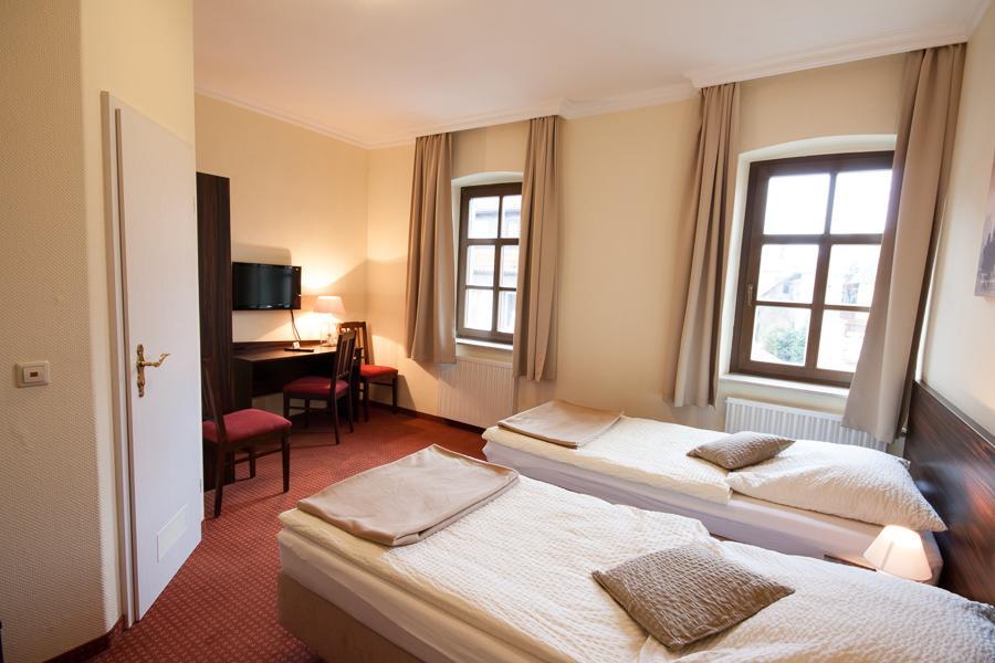 Linde Restaurant & Hotel Nußloch Exteriör bild