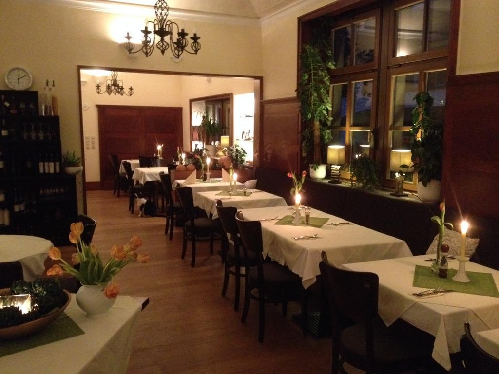 Linde Restaurant & Hotel Nußloch Exteriör bild